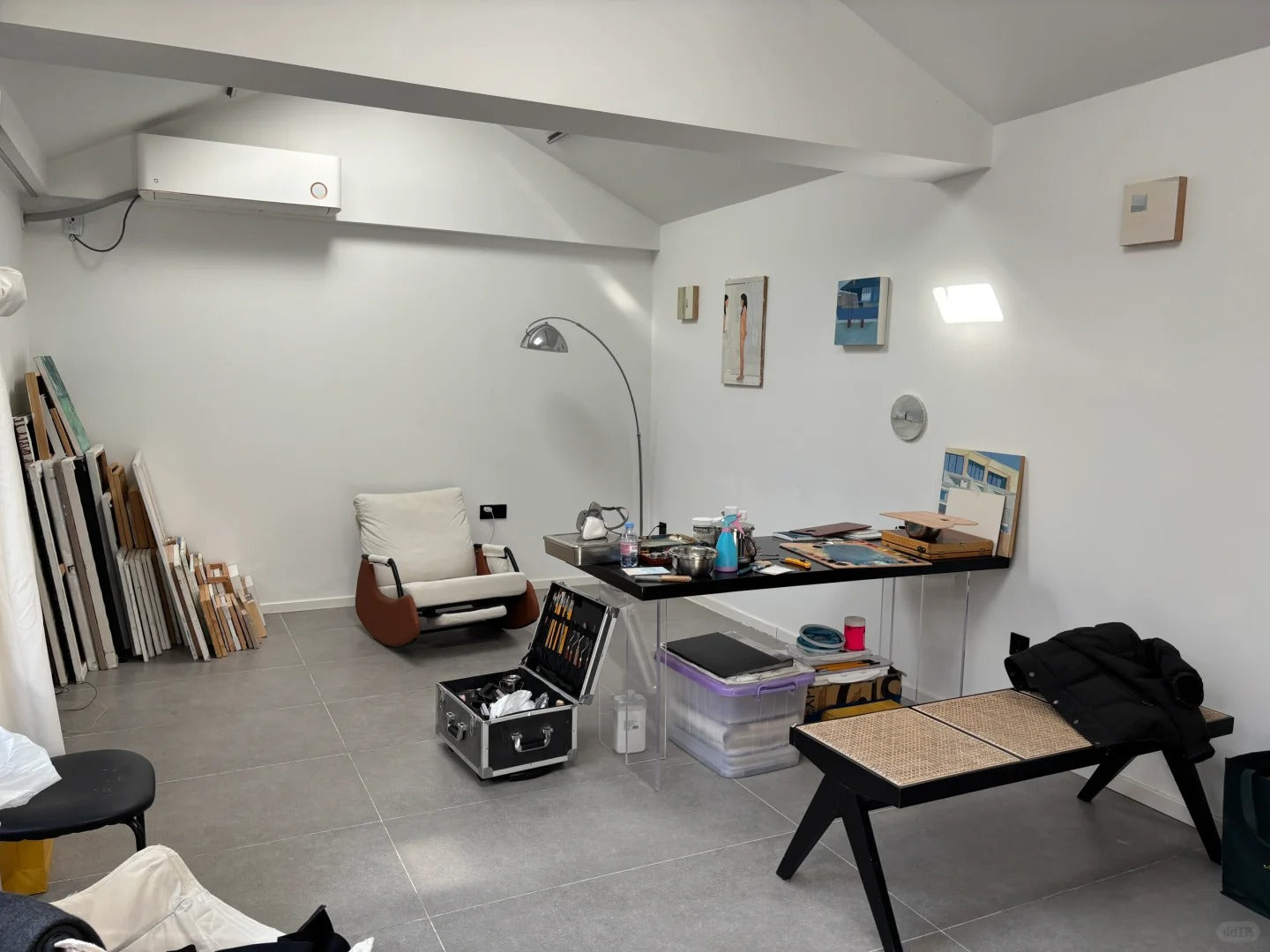 Pet Hand-Drawn Artist Studio